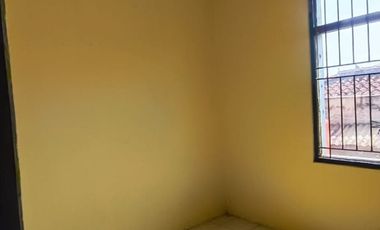 Disewakadisewakan rumah siap huni di gang sukaleuer 2 lantai