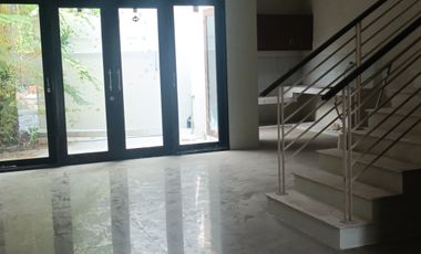 Disewakan rumah pantai mentari dkt Mulyosari,Pakuwon city ,merr