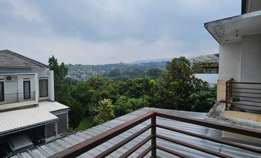 Disewakan Murah Tahunan Rumah mewah Fullfurnish 3 kamar tidur