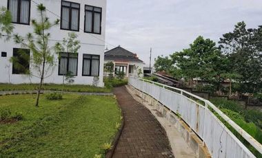 Disewakan Murah Tahunan Rumah mewah Fullfurnish 3 kamar tidur