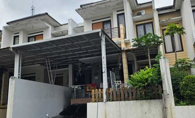 Disewakan Murah Tahunan Rumah mewah Fullfurnish 3 kamar tidur