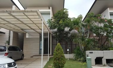 Semi Furnish Rumah The Mansion Pakuwon Indah Bagus Terawat