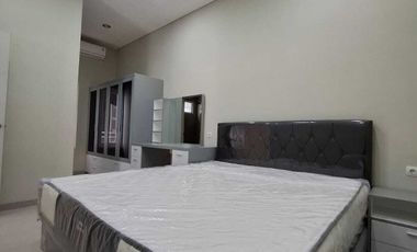DIJUAL RUMAH 2 LANTAI SIAP HUNI