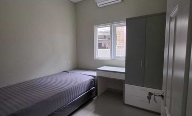 DIJUAL RUMAH 2 LANTAI SIAP HUNI