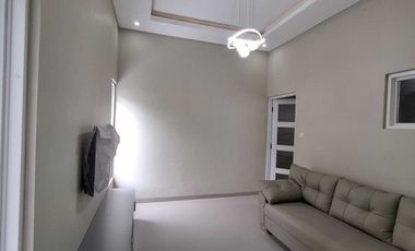 DIJUAL RUMAH 2 LANTAI SIAP HUNI