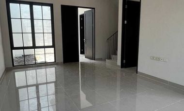 Disewakan Rumah Baru Dian Istana White House Wiyung Luas 105m