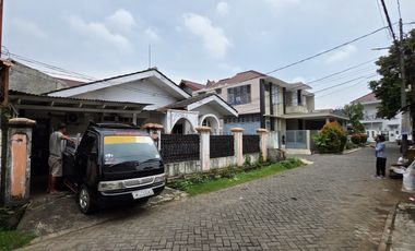 Rumah hook  murah jarang ada di komplek taman asri cipadu shm