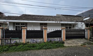 Rumah hook  murah jarang ada di komplek taman asri cipadu shm