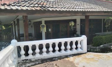 Rumah dikawasan taman bunga nusantara
