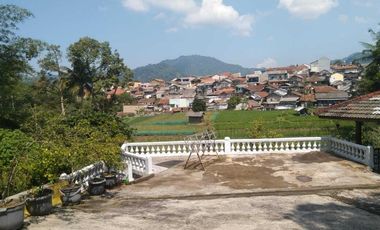 Rumah dikawasan taman bunga nusantara