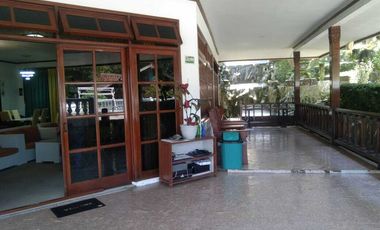 Rumah dikawasan taman bunga nusantara