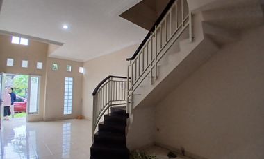 Disewakan rumah bringin townhouse di depok