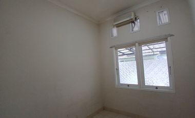 Disewakan rumah bringin townhouse di depok
