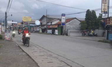 RUMAH DAN TEMPAT USAHA JALAN RAYA DIPUSAT BISNIS SAMPANG CILACAP
