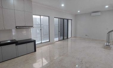 Disewakan Rumah Golf Island PIK Luas 10x15 semi furnished cantik