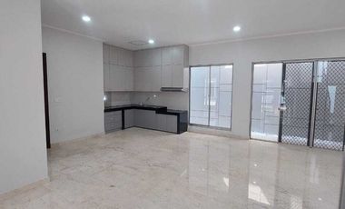 Disewakan Rumah Golf Island PIK Luas 10x15 semi furnished cantik