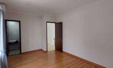 Disewakan Rumah Golf Island PIK Luas 10x15 semi furnished cantik