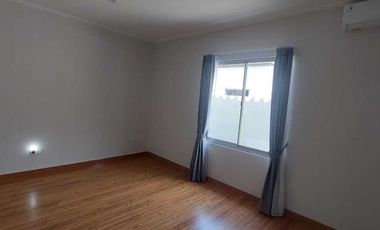 Disewakan Rumah Golf Island PIK Luas 10x15 semi furnished cantik