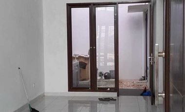 Rumah minimalis dekat bintaro, bebas banjir 8 menit ke stasiun KRL