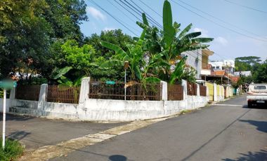 Tanah di Kawasan elit sekitar sekolah Don Bosco semarang, ada 2Kavling