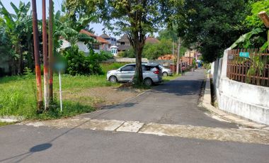 Tanah di Kawasan elit sekitar sekolah Don Bosco semarang, ada 2Kavling