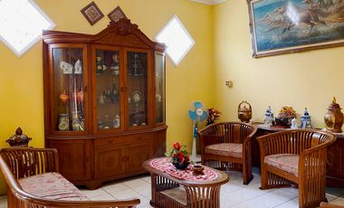 Rumah Bagus - Luas berada tepat di Pusat Kota Cianjur