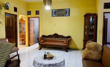 Rumah Bagus - Luas berada tepat di Pusat Kota Cianjur