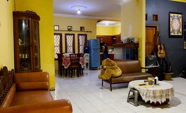 Rumah Bagus - Luas berada tepat di Pusat Kota Cianjur