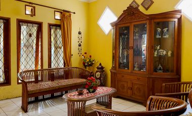 Rumah Bagus - Luas berada tepat di Pusat Kota Cianjur