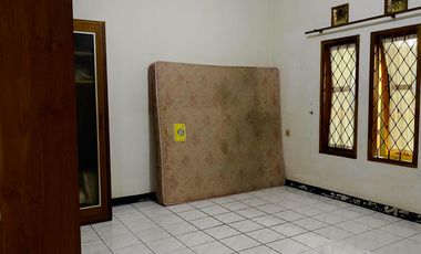 Rumah Bagus - Luas berada tepat di Pusat Kota Cianjur