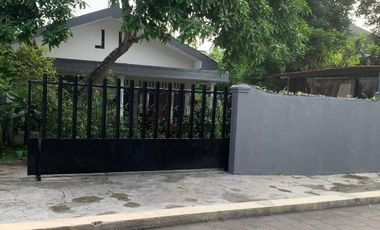 Jual tanah bonus bangunan layak huni dekat jalan damai