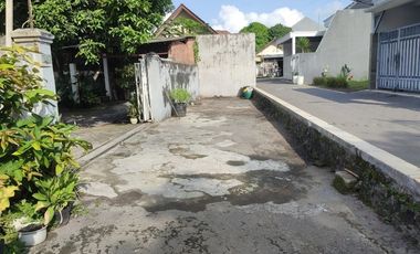 Jual tanah bonus bangunan layak huni dekat jalan damai