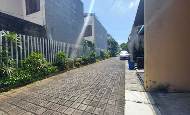 Harga terbaru ! Rumah jual 2 lantai area kerobokan dekat seminyak.