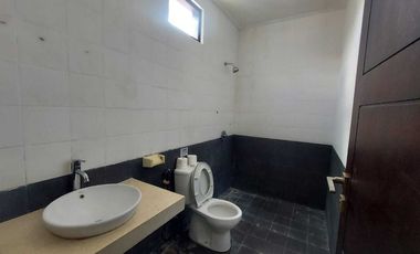 Harga terbaru ! Rumah jual 2 lantai area kerobokan dekat seminyak.