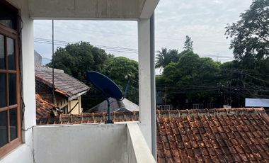 Rumah 2 Lantai Nyaman & Strategis – 3 Kamar Tidur