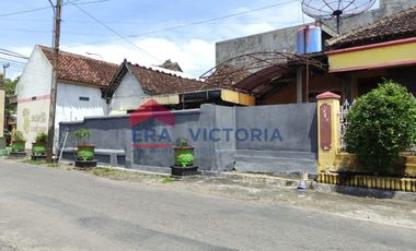 Rumah cocok buat Bank atau Kantor lokasi strategis di Ngawi Jawa Timur