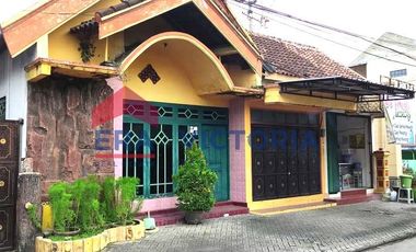 Rumah cocok buat Bank atau Kantor lokasi strategis di Ngawi Jawa Timur