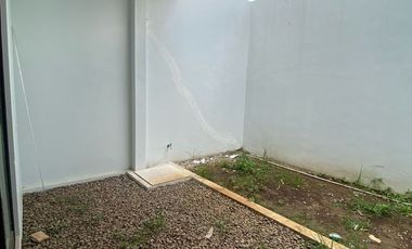 Rumah 2 lantai disayap geger kalong,Ciwaru, strategis harga terjangkau