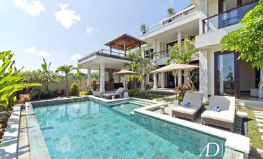 FREEHOLD 3-LEVEL VILLA WITH STUNNING OCEAN VIEWS