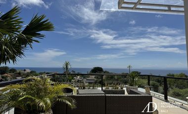 FREEHOLD 3-LEVEL VILLA WITH STUNNING OCEAN VIEWS