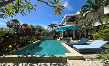 FREEHOLD 3-LEVEL VILLA WITH STUNNING OCEAN VIEWS