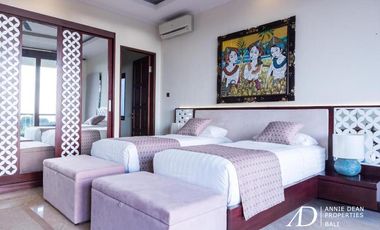 FREEHOLD 3-LEVEL VILLA WITH STUNNING OCEAN VIEWS