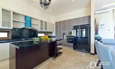 FREEHOLD 3-LEVEL VILLA WITH STUNNING OCEAN VIEWS