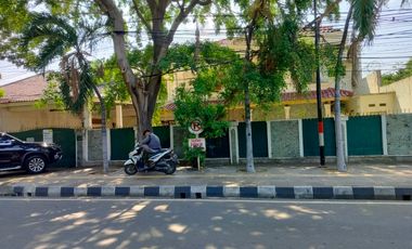 rumah 2 lnt Jalan utama dekat fasum dan bebas. banjir