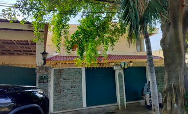 rumah 2 lnt Jalan utama dekat fasum dan bebas. banjir