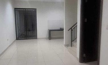 DISEWAKAN RUMAH RAPIH KOSONGAN DI GREENLAKE CITY GLC CLUSTER ASIA