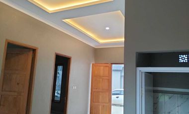 Rumah siap huni lokasi strategis di Unnes Gunungpati