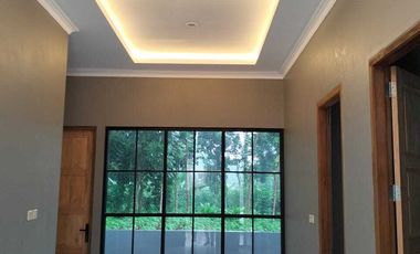 Rumah siap huni lokasi strategis di Unnes Gunungpati