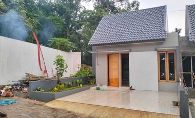 Rumah siap huni lokasi strategis di Unnes Gunungpati