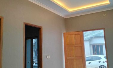 Rumah siap huni lokasi strategis di Unnes Gunungpati